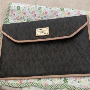 Michael Kors 💻 air case!!🤓😱💕💁🏻‍♀️